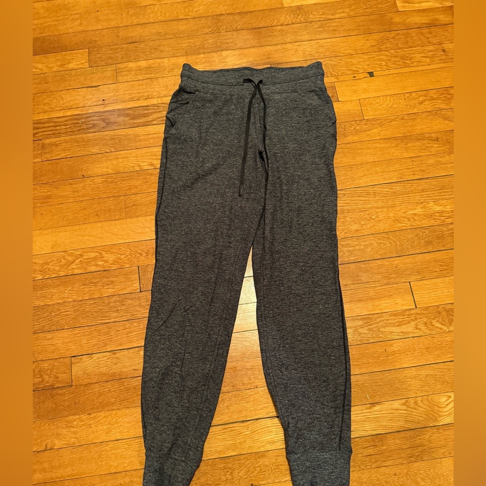 Lululemon Ready to Rulu Joggers Gray size 6